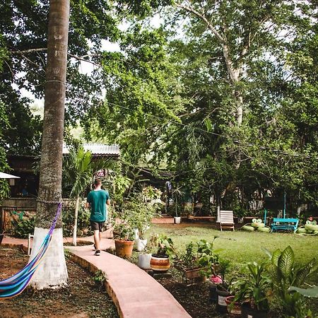 Yaxche Centro Hostal Y Camping Бакалар Екстериор снимка