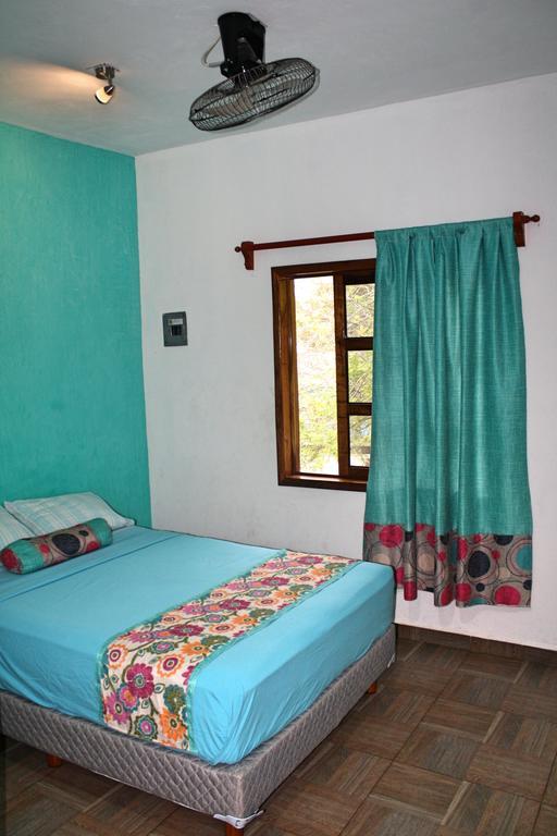 Yaxche Centro Hostal Y Camping Бакалар Екстериор снимка